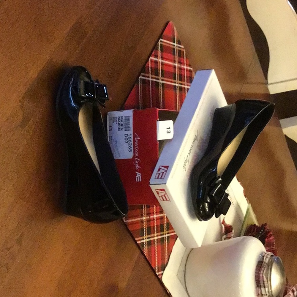 Girl’s Black Patent Leather Shoes